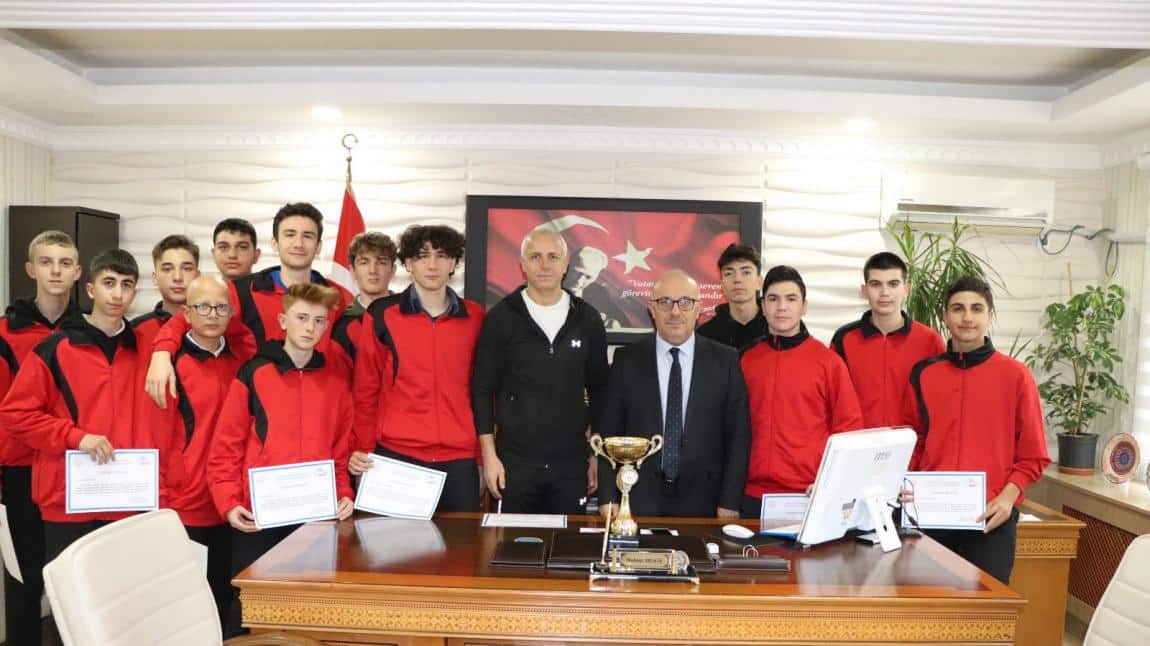 Okulumuz Erkek Futsal Takımı Ödüllendirildi